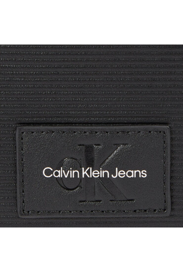 Calvin Klein Jeans Дамска чанта Sculpted Camera Bag18 W/Chain K60K611189 Black BDS - Mera.bg