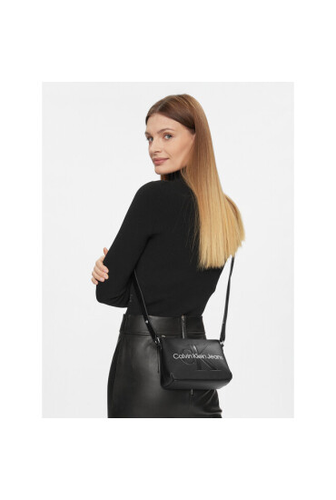 Calvin Klein Jeans Дамска чанта Sculpted Camera Pouch21 Mono K60K610681 Black/Metallic Logo 0GL - Mera.bg