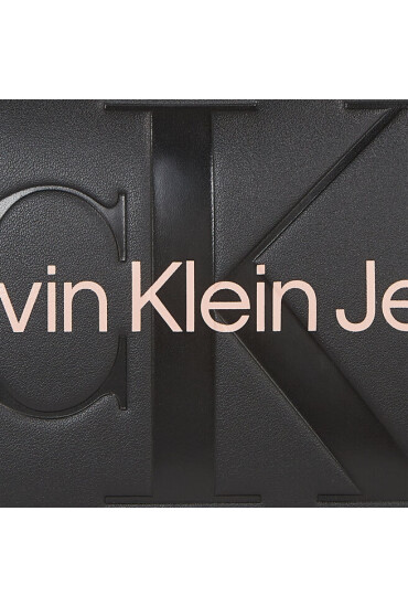 Calvin Klein Jeans Дамска чанта Sculpted Camera Pouch21 Mono K60K610681 Black With Rose 01F - Mera.bg