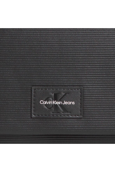 Calvin Klein Jeans Дамска чанта Sculpted Ew Flap Conv25 Chain K60K611186 Черен - Mera.bg