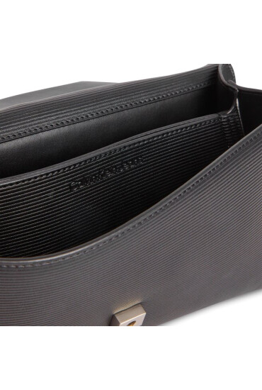 Calvin Klein Jeans Дамска чанта Sculpted Ew Flap Conv25 Chain K60K611186 Черен - Mera.bg