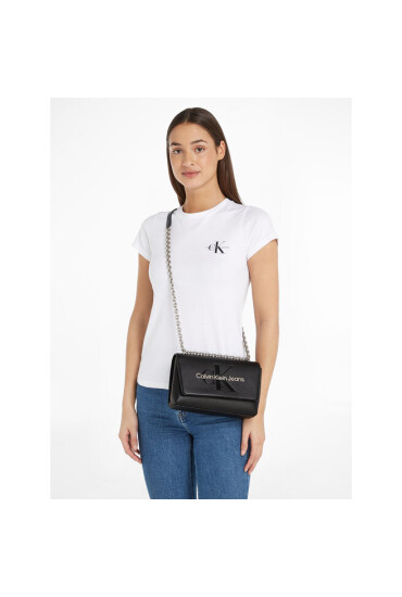 Calvin Klein Jeans Дамска чанта Sculpted Ew Flap Conv25 Mono K60K607198 Black With Rose 01F - Mera.bg