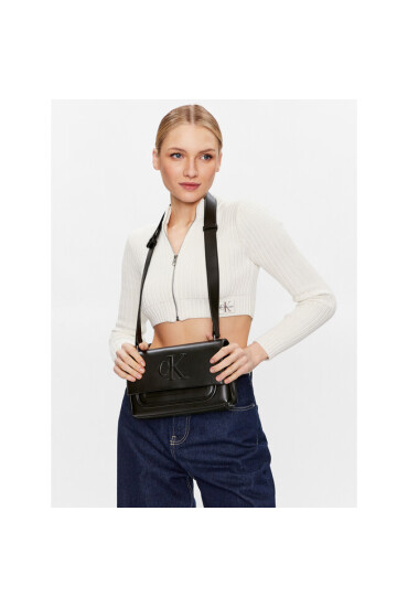 Calvin Klein Jeans Дамска чанта Sculpted Ew Flap25 Pipping K60K610308 BDS - Mera.bg