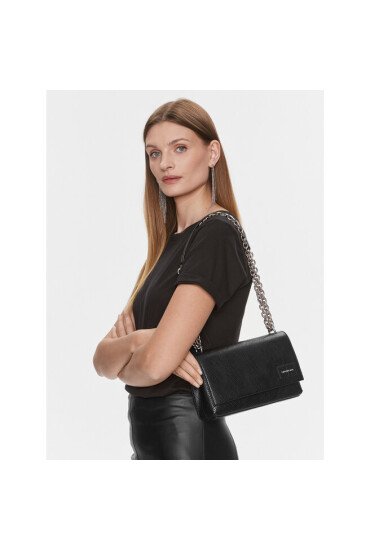 Calvin Klein Jeans Дамска чанта Sculpted Flap W/Chain25 Snake K60K611521 Черен - Mera.bg