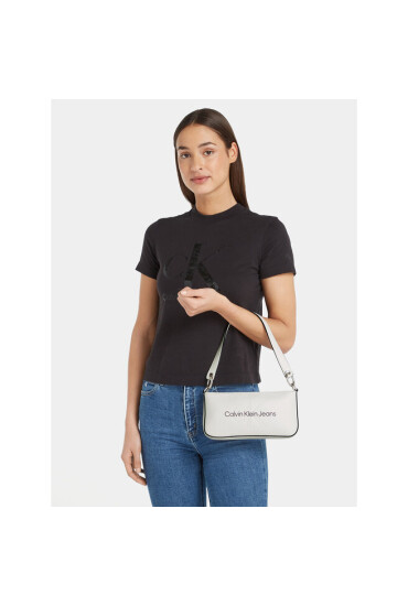Calvin Klein Jeans Дамска чанта Sculpted Shoulder Pouch25 Mono K60K610679 Ivory YBI - Mera.bg
