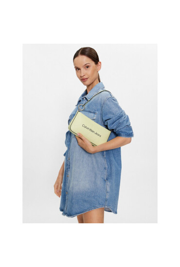Calvin Klein Jeans Дамска чанта Sculpted Shoulder Pouch25 Mono K60K610679 ZCW - Mera.bg
