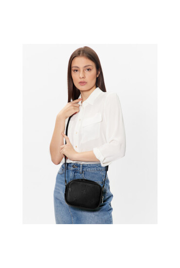 Calvin Klein Jeans Дамска чанта Sleek Camera Bag 18 Aop K60K610322 Черен - Mera.bg