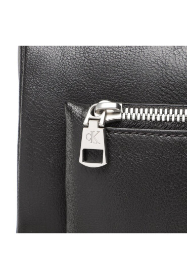 Calvin Klein Jeans Дамска чанта Ultralight Boxy Pouch20 K60K610325 Черен - Mera.bg