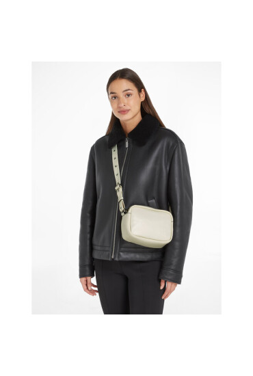 Calvin Klein Jeans Дамска чанта Ultralight Dblzipcamera Bag21 Pu K60K610326 Ivory YBI - Mera.bg