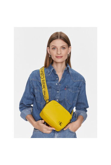 Calvin Klein Jeans Дамска чанта Ultralight Dblzipcamera Bag21 Ru K60K611502 Жълт - Mera.bg