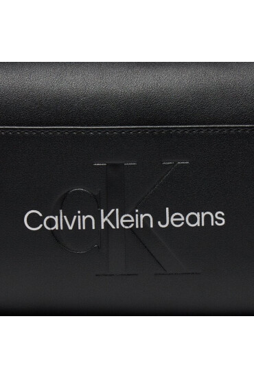 Calvin Klein Jeans Несесер Sculpted Beauty Case Mono K60K611483 Black/Metallic Logo 0GL - Mera.bg