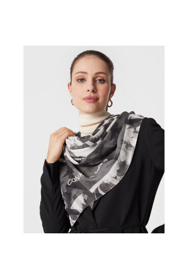 Calvin Klein Jeans Шал Flower K60K610379 0GN - Mera.bg