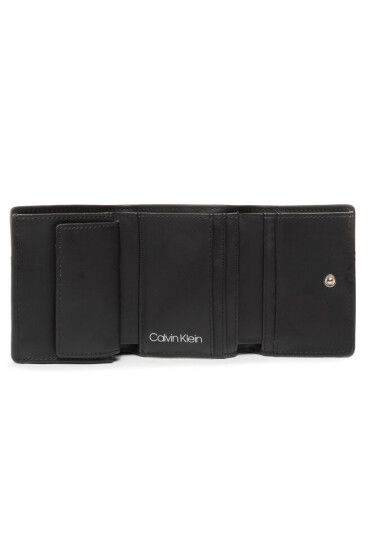 Calvin Klein Малък дамски портфейл Ck Must Trifold Sm K60K607251 BAX - Mera.bg