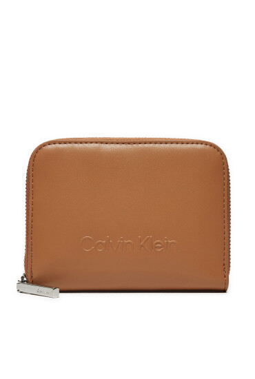 Calvin Klein Малък дамски портфейл Embossed Logo Zip Md K60K612437 Кафяв - Mera.bg