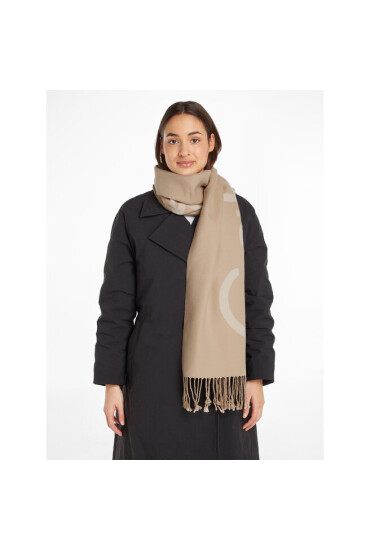 Calvin Klein Шал Fringes Scarf 65X195 K60K607322 Doeskin PBP - Mera.bg