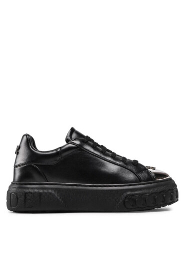 Casadei Сникърси - Mera.bg