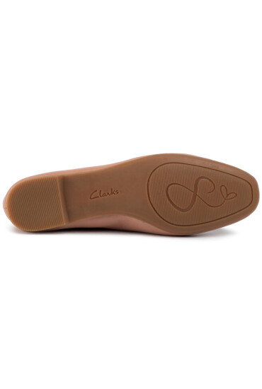 Clarks Балеринки Chia Violet 261465404 Praline Leather - Mera.bg