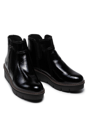 Clarks Боти Airabell Zip 261633094 Black Crinkle Patent - Mera.bg