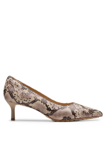 Clarks Обувки на ток Adela Court 26179298 Бежов - Mera.bg