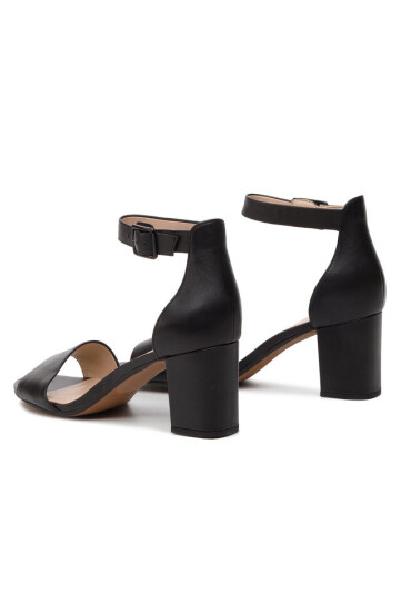 Clarks Сандали Deva Mae 261400074 Black Leather - Mera.bg