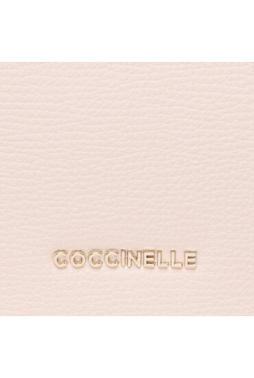 Coccinelle Дамска чанта MTF Arya Textured E5 MTF 55 01 01 Creamy Pink P43 - Mera.bg