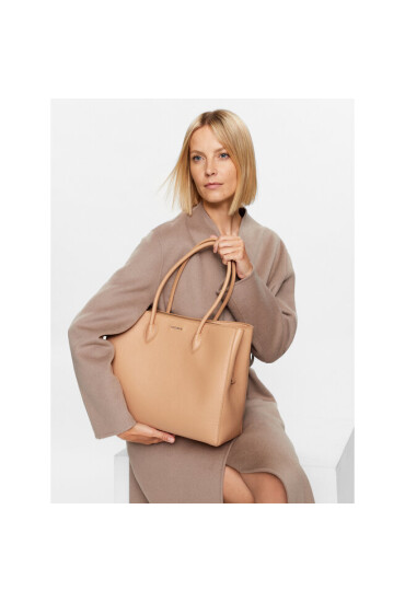 Coccinelle Дамска чанта NGP Farisa E1 NGP 11 01 01 Toasted N10 - Mera.bg