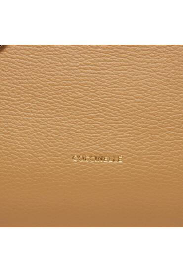 Coccinelle Дамска чанта QLA kliche E1 QLA 18 02 01 Fresh Beige N24 - Mera.bg