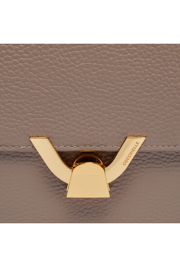 Coccinelle Дамска чанта QTF dew E1 QTF 15 03 01 Warm Taupe N59 - Mera.bg
