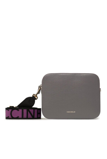 Coccinelle Сменяема дръжка за чанта M21 Nastro Signature E3 M21 68 05 01 Dahlia/Noir 481 - Mera.bg