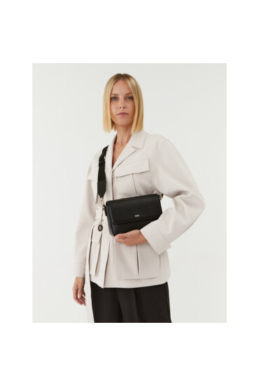 DKNY Дамска чанта Bryant Park Md Flap R33E3467 Blk/Gold BGD - Mera.bg