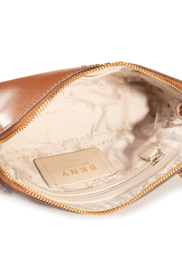 DKNY Дамска чанта Bryant-Dome Cbody-Su R83E3655 Кафяв - Mera.bg