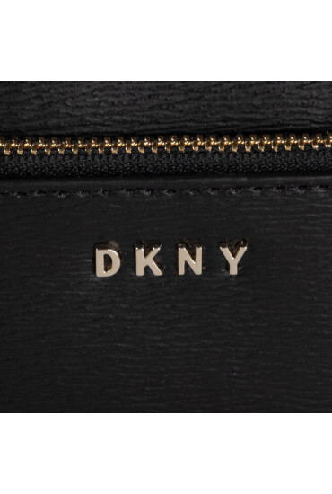 DKNY Дамска чанта Bryant Camera Bag R94E3F39 Blk/Gold BGD - Mera.bg