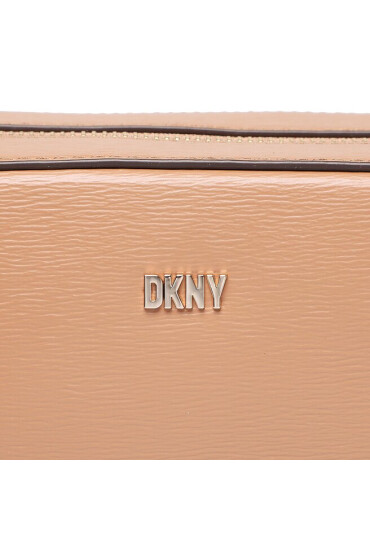 DKNY Дамска чанта Bryant Camera Bag R94E3F39 Cashew CSH - Mera.bg