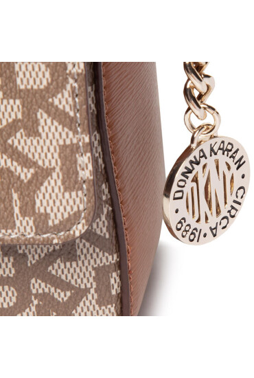 DKNY Дамска чанта Bryant Md Flap Cbody R82EJ467 Кафяв - Mera.bg