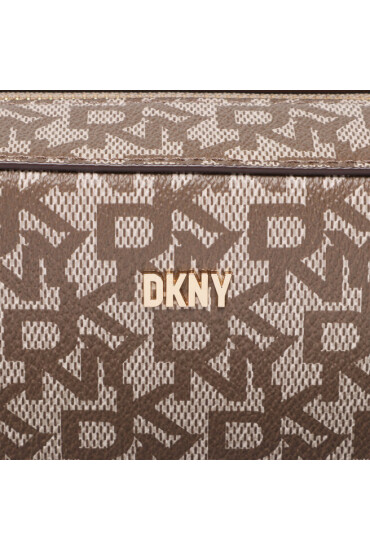 DKNY Дамска чанта Bryant Park Camera B R31EJF39 Chino/Crml NHJ - Mera.bg