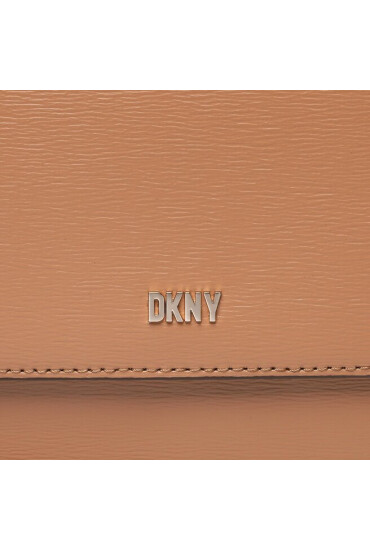 DKNY Дамска чанта Bryant Park Flap Cbo R31E3W82 Cashew CSH - Mera.bg