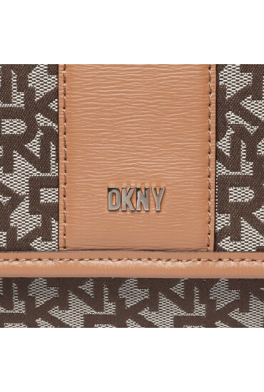 DKNY Дамска чанта Bryant Park Flap Cbo R31EFW82 Chino/Cashew DVX - Mera.bg