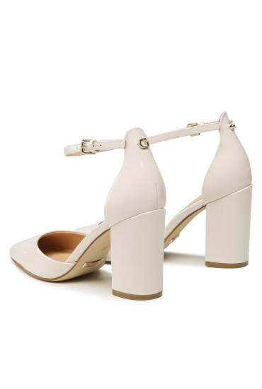 Guess Обувки Kiella FL5KIE PAT03 Бежов - Mera.bg