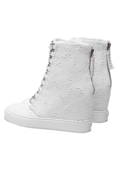 Guess Сникърси - Mera.bg