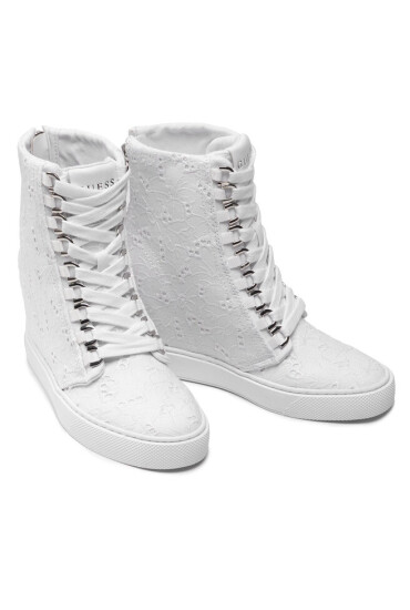 Guess Сникърси - Mera.bg