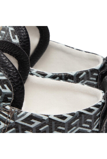 Guess Сникърси - Mera.bg