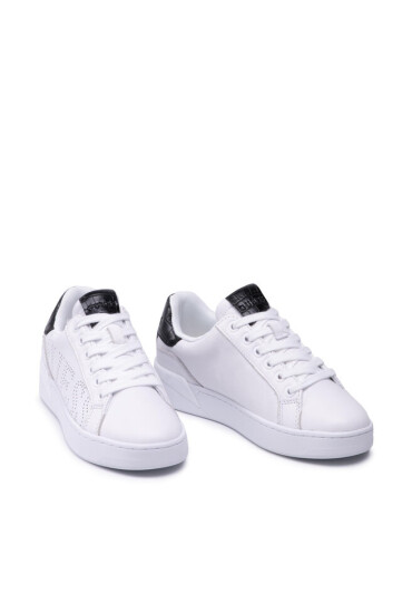 Guess Сникърси - Mera.bg