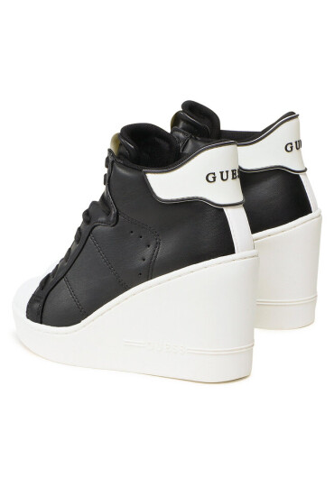 Guess Сникърси - Mera.bg