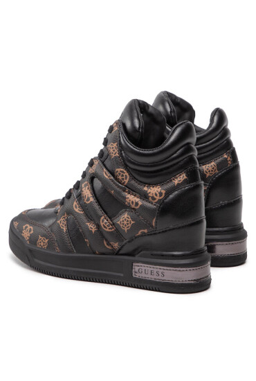 Guess Сникърси - Mera.bg