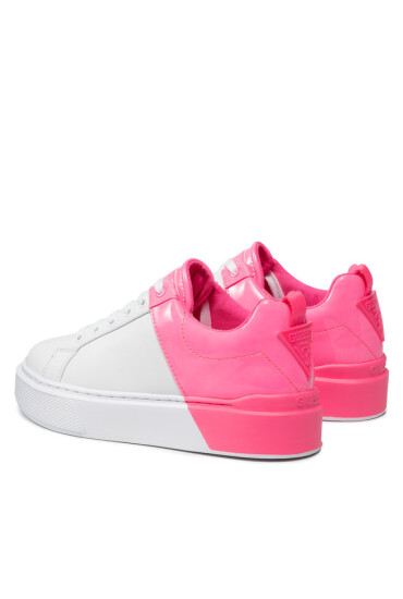 Guess Сникърси - Mera.bg