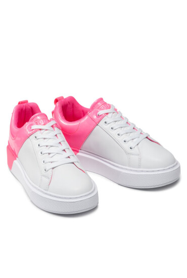Guess Сникърси - Mera.bg