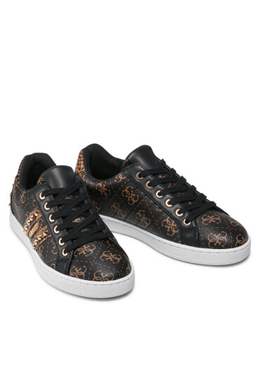 Guess Сникърси - Mera.bg