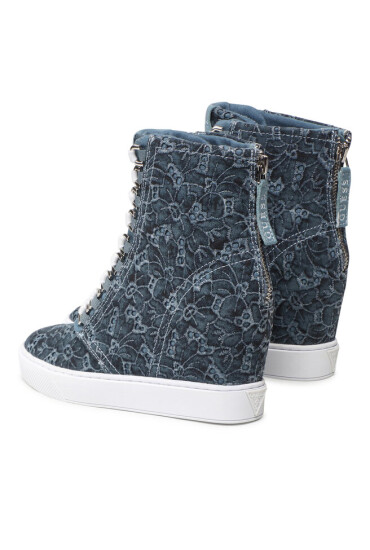 Guess Сникърси - Mera.bg
