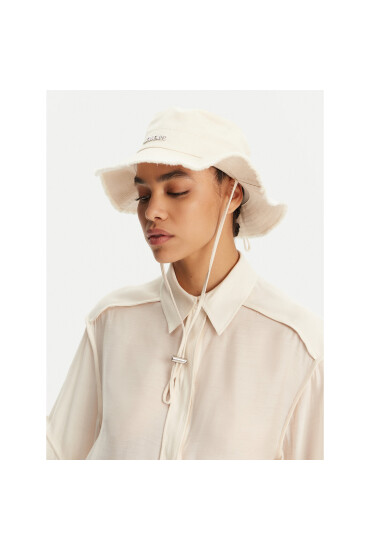 JACQUEMUS Капела 22E213AC002-5001 Бежов - Mera.bg