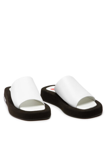 LOVE MOSCHINO Чехли JA28263G0EIE110A Bianco/Nero - Mera.bg